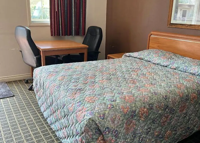 Aaron Motel