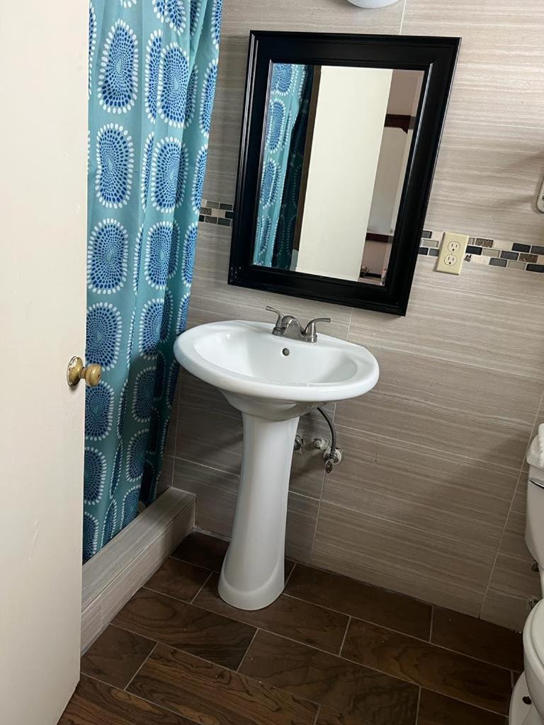 Aaron Motel 2*